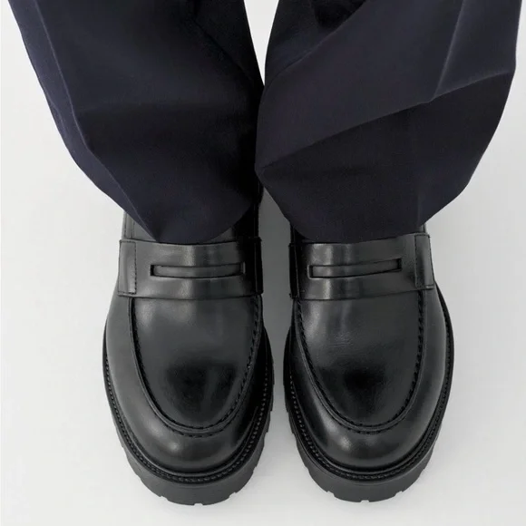 Vagabond Women’s Classic Black Slip-On Loafers - Picture 1 of 5